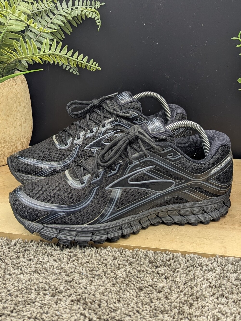 Brooks Adrenaline GTS 16 Hiking Men's Size 8 Running Shoes Casual Walking
